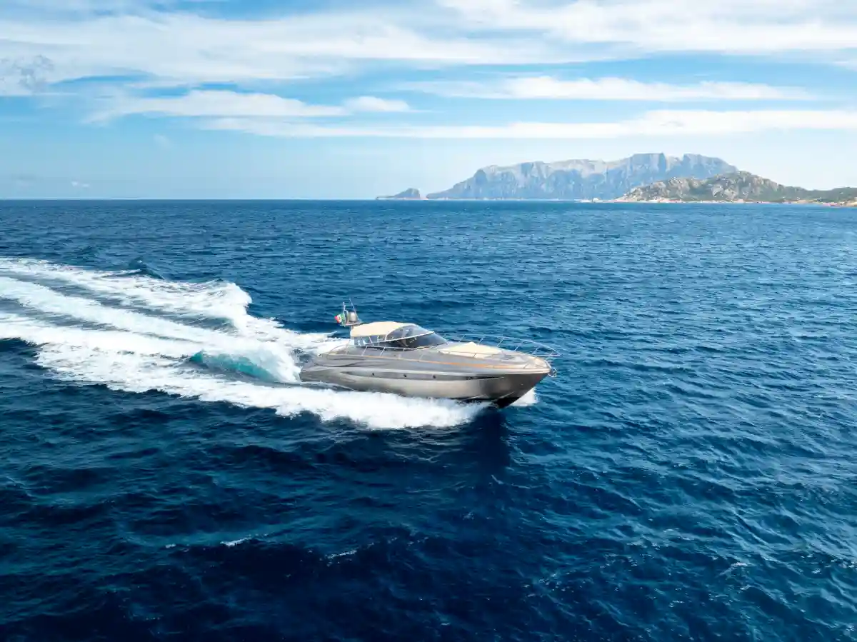 RIVA 52 RIVALE M/Y SIGNORINA II - Refitted & Delivered - immagine 3