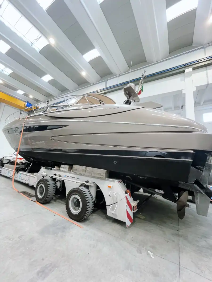 RIVA 52 RIVALE M/Y SIGNORINA II - As is - immagine 10