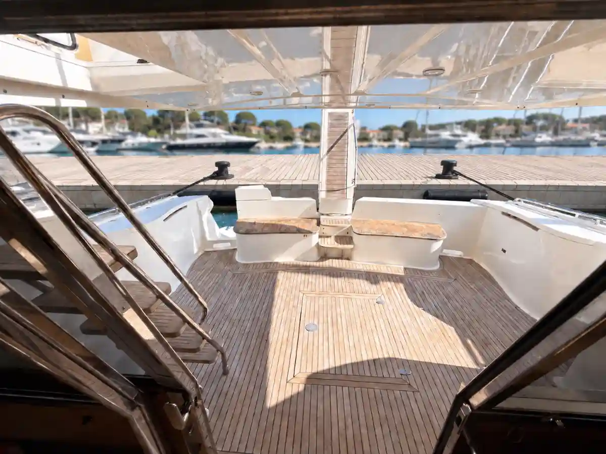 FERRETTI 590 - 2004 - 8