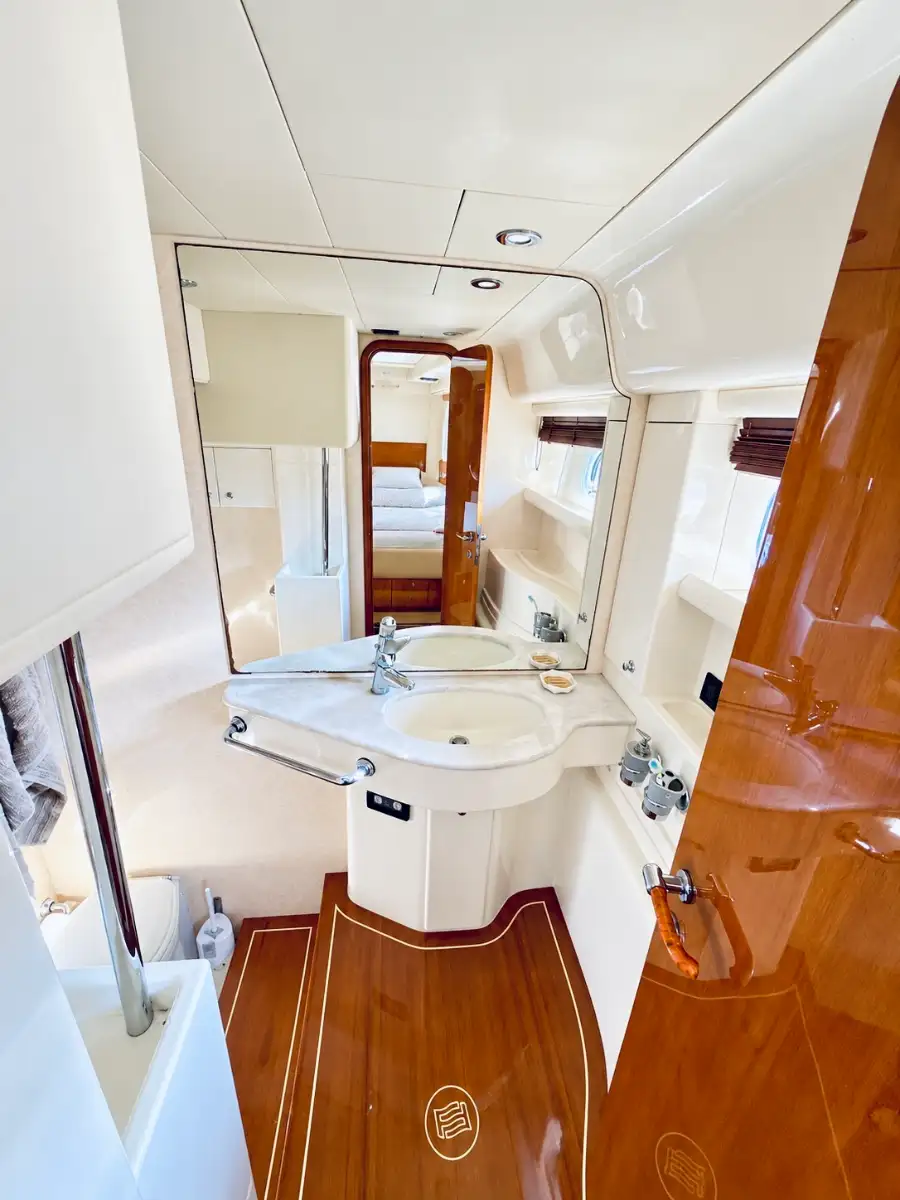 FERRETTI 590 - 2004 - 35