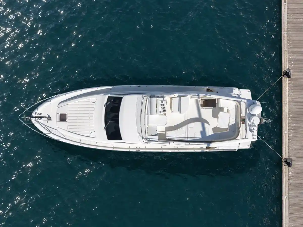 FERRETTI 590 - 2004