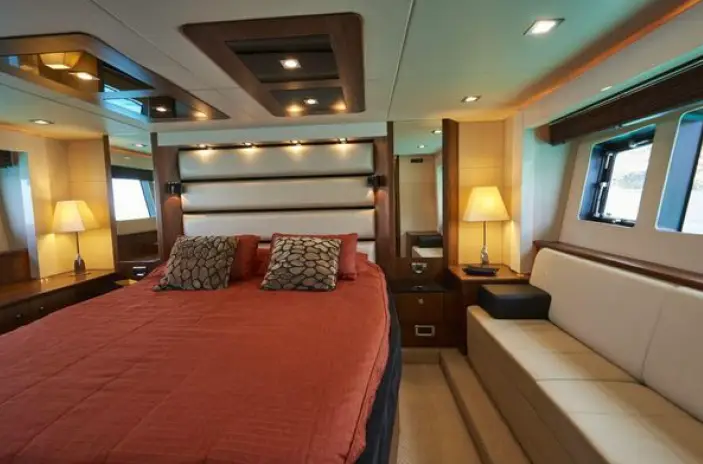 SUNSEEKER PREDATOR 64 - 2010 - 5