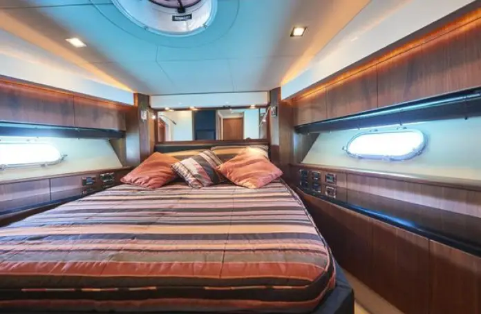 SUNSEEKER PREDATOR 64 - 2010 - 4
